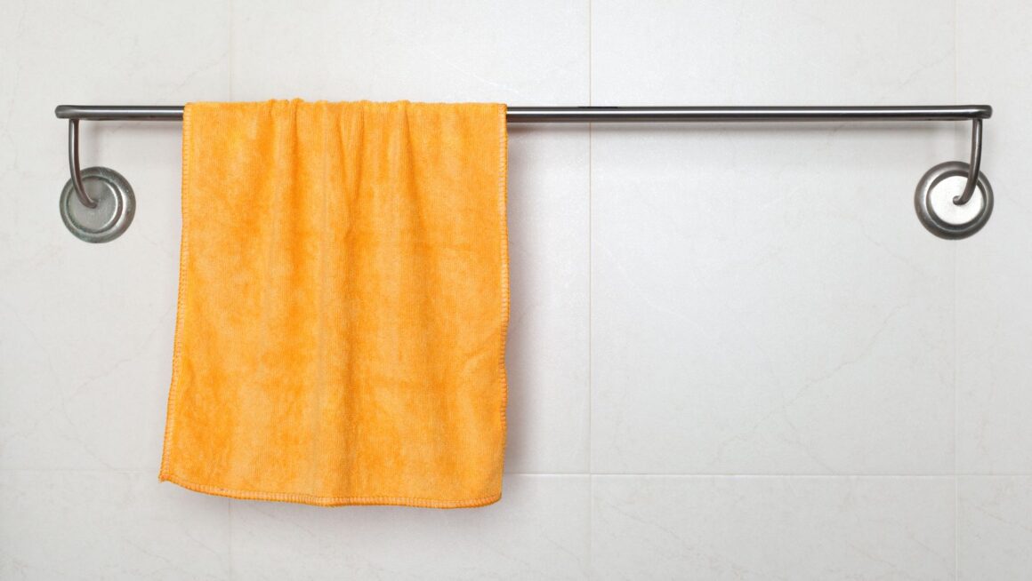 bathroom towel rack decorating ideas